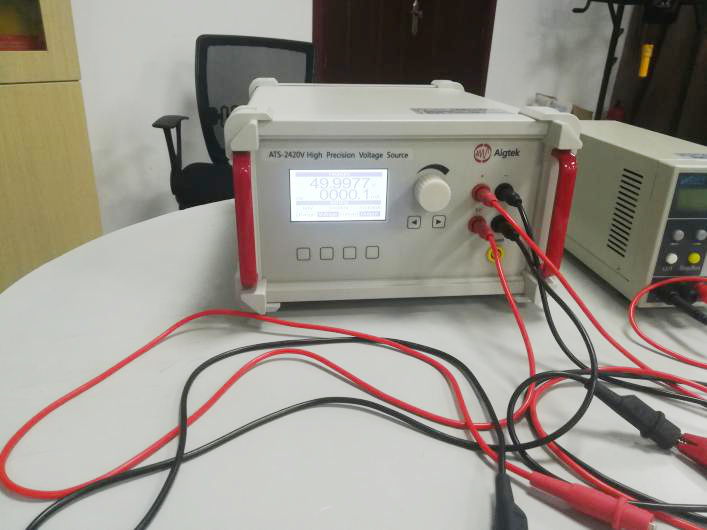 高精度電壓源